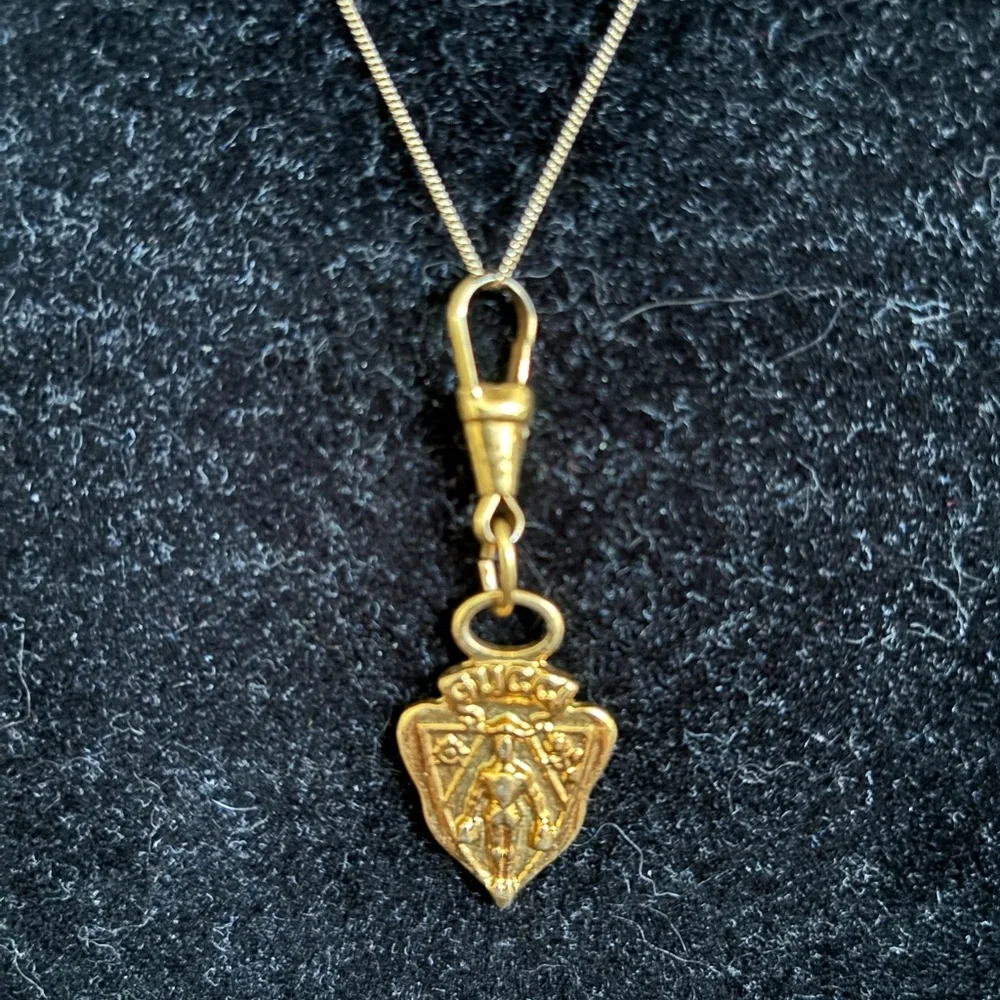 Gucci Gold Tone Zipper Pull replacement chain included - Picture 3 of 4